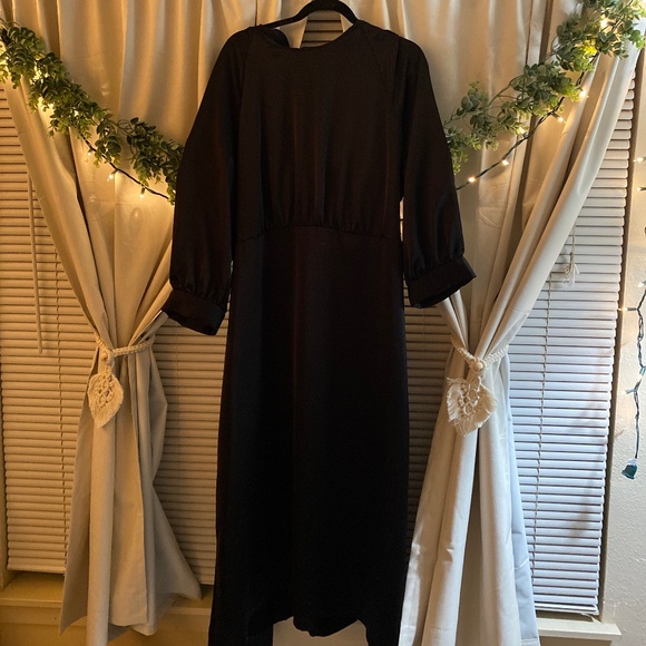 Beautiful Black Satin Dress - Picture 2 of 4